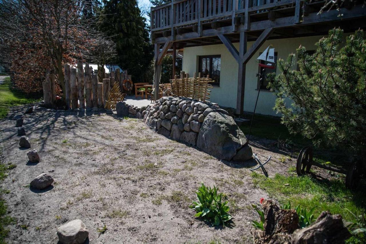 3-Raum-Fewo-Fuer-4-Personen-In-Schaprode-Auf-Ruegen-Zi5 Extérieur photo
