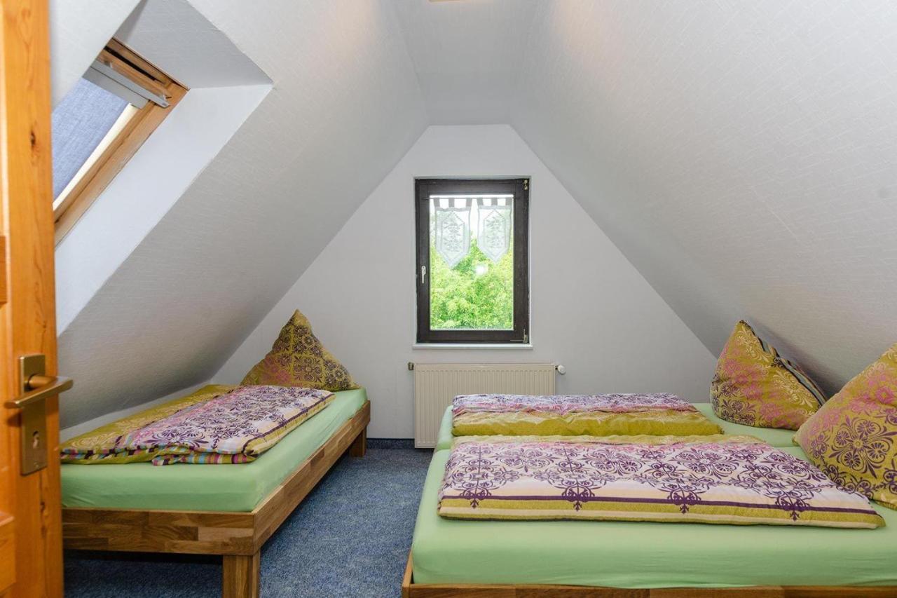 3-Raum-Fewo-Fuer-4-Personen-In-Schaprode-Auf-Ruegen-Zi5 Extérieur photo